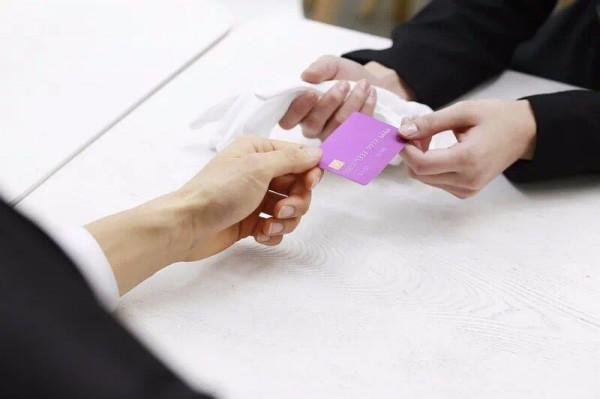 殯葬業高達600%的毛利率，讓死不起的考驗成為現實