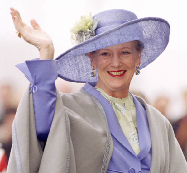 時髦不輸英國女王的丹麥女王,現在在大廠打工? 時髦不輸英國女王的丹麥女王,現在在大廠打工?