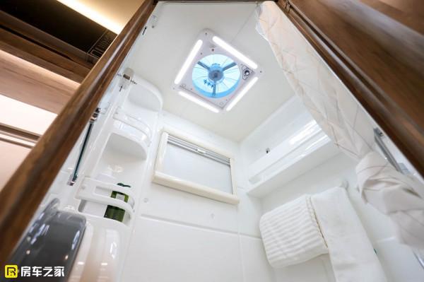 高顏值內飾夠時尚，雙拓展大空間更舒適，德興大熊座雙拓展2021款