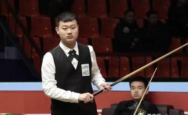 顏丙濤5-2衝冠,18歲小將轟110+50和挽救3賽點,4-5錯失絕殺機會 顏丙濤5-2衝冠,18歲小將轟110+50和挽救3賽點,4-5錯失絕殺機會