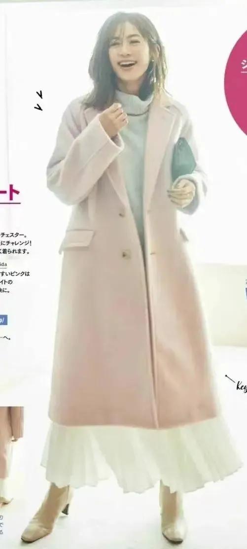 太陽好的冬天和大衣很配哦