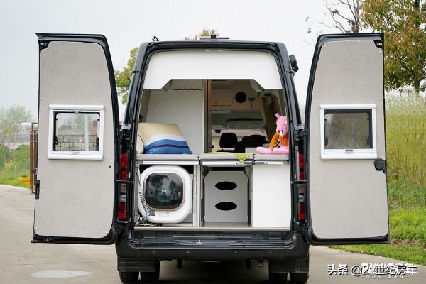 顏值到位動力強，更配保姆床和航空座椅，實拍福特野獸多用途房車