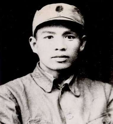 團長要與敵人同歸於盡，17歲號兵高喊：讓我指揮！後成開國少將