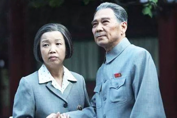 從央視主持人到特型演員，黃薇經歷了4次轉折