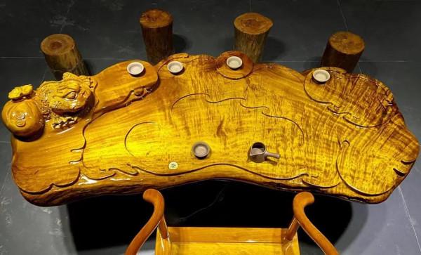 金絲楠木 金蟾招財茶几