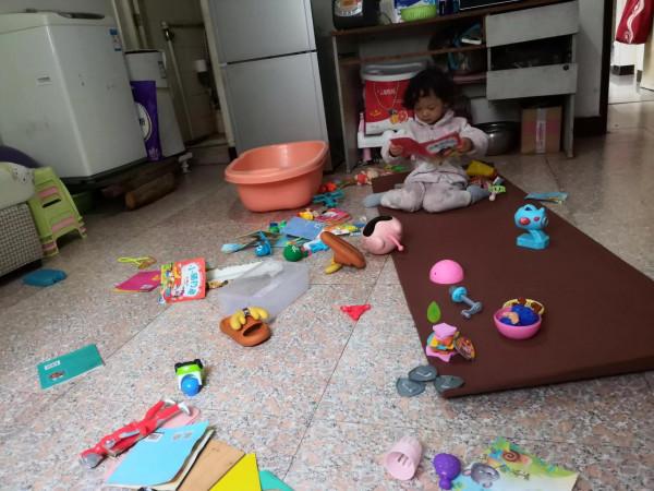 家有拆家兩歲娃,你們崩潰了嗎? 家有拆家兩歲娃,你們崩潰了嗎?