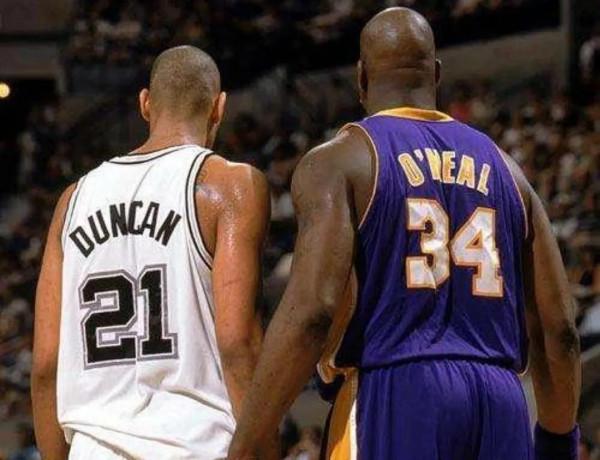 鄧肯和奧尼爾，巔峰時期交手誰的綜合能力更強？清清楚楚告訴你