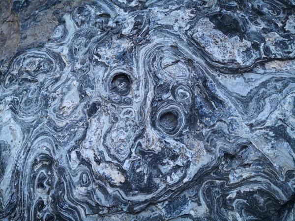 第一次感覺下山路望不到盡頭虐心的菩薩廟環穿 第一次感覺下山路望不到盡頭虐心的菩薩廟環穿