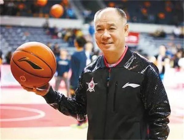 &OpenCurlyDoubleQuote;體操王子&rdquo;李寧身價百億，58歲頭髮脫落，59歲妻子仍風韻猶存