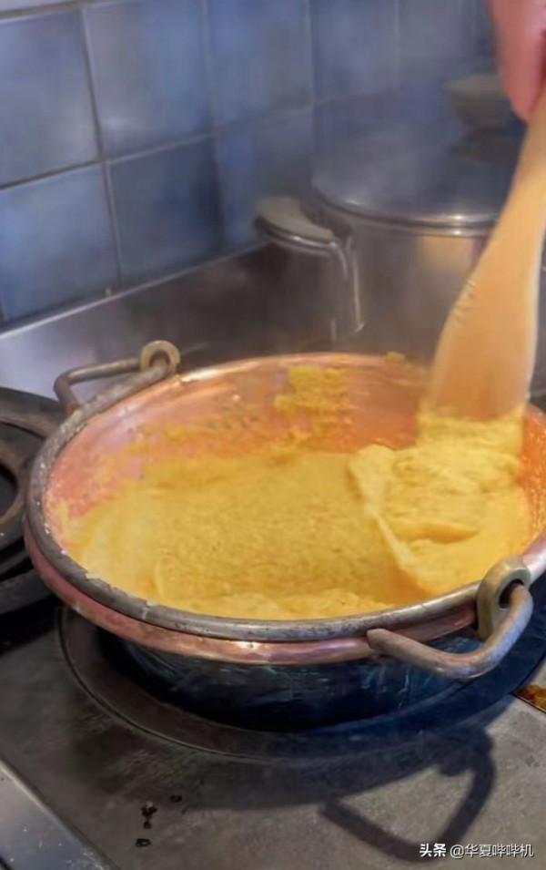 為了博眼球，有人賣慘有人吃板磚，有人卻吃出了儀式感