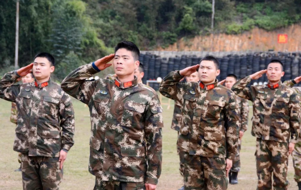 當兵退伍之後,40萬退伍費和事業單位二選一,兵哥哥的選擇很現實 當兵退伍之後,40萬退伍費和事業單位二選一,兵哥哥的選擇很現實