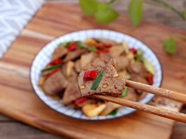 冬天吃豬肝不如吃羊肝，維生素A含量排第一，視力不好的人要多吃