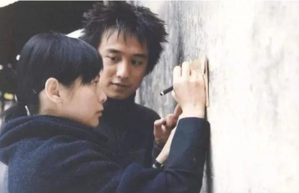 黃磊背後的女人，甘願放棄正當火的事業做家庭主婦，真的幸福嗎？