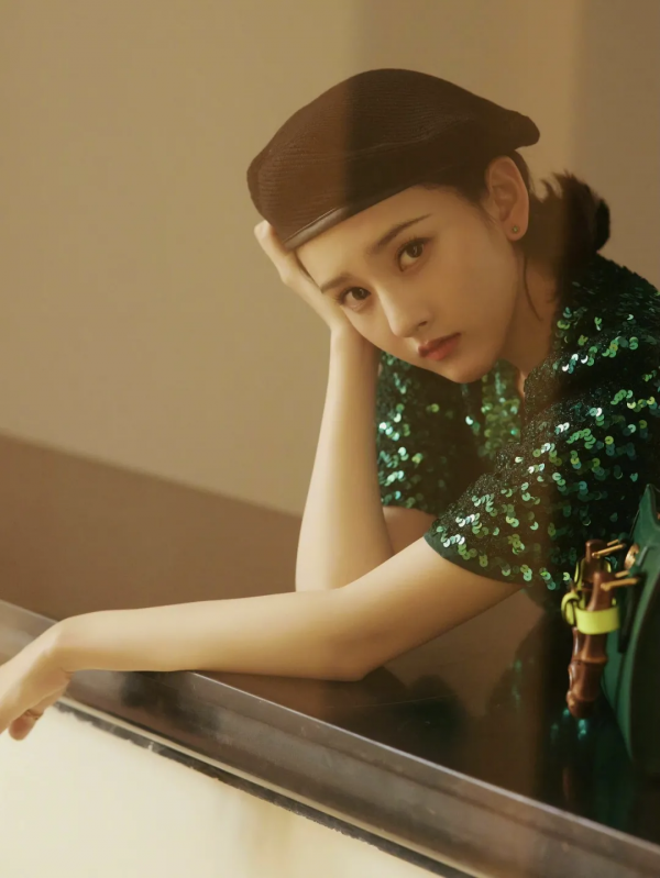 跟著宋祖兒買帽子後，頭都小了一圈……