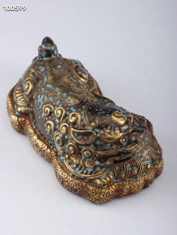 清代乾隆爐鈞釉瑞獸擺件規格：高4.8cm 寬8cm 長13.7cm