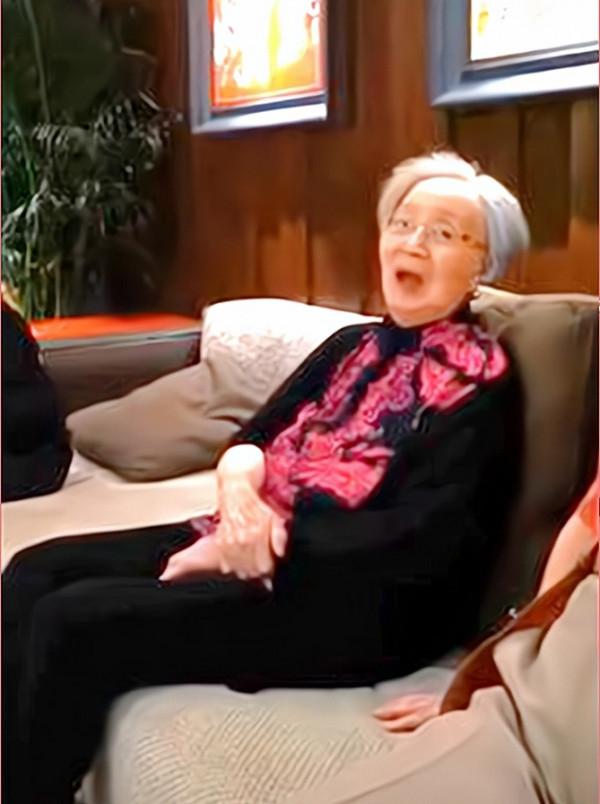 22位老藝術家近照,平均年齡近90,真正的年輕,不在臉上,在心裡 22位老藝術家近照,平均年齡近90,真正的年輕,不在臉上,在心裡