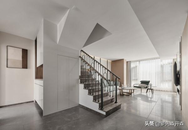 江蘇&CenterDot;280㎡現代簡約疊墅裝修設計實景；低純度營造舒心的居家氛圍