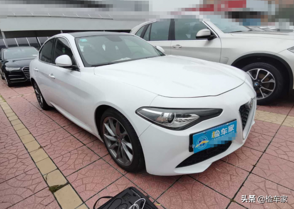 開了4年的阿爾法羅密歐朱麗葉要價19萬，買家砍價3萬！賣家：成交