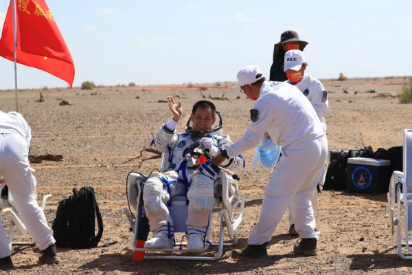 太空出差三月，返回狀態良好