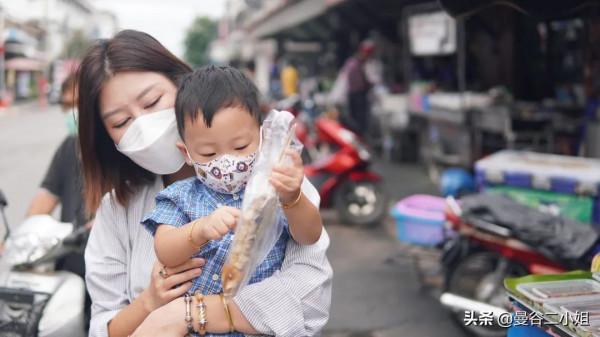 泰國疫情爆發後,第一次在路邊攤買早餐,覺得比米其林還香 泰國疫情爆發後,第一次在路邊攤買早餐,覺得比米其林還香