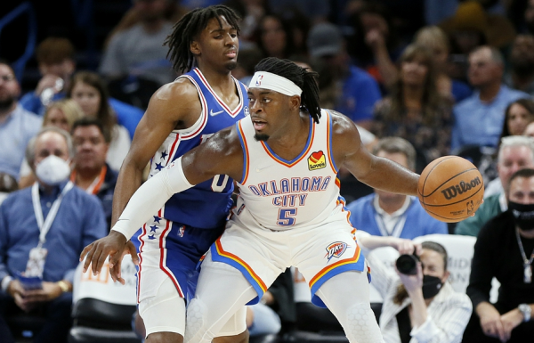 西部魚腩3連敗！恩比德帶隊6人上雙，庫裡單節23分，西蒙斯該走了