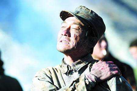 油頭粉面就別演軍人，影帝梁家輝告訴你，軍人應該怎麼演