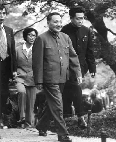 赫魯曉夫作秘密報告,引軒然大波,鄧小平受邀到清華講課解惑答疑 赫魯曉夫作秘密報告,引軒然大波,鄧小平受邀到清華講課解惑答疑