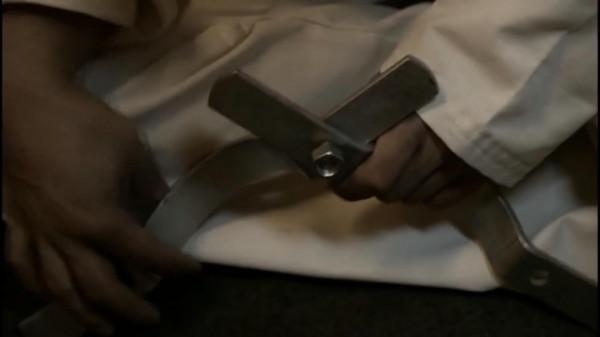 高智商的犯人，只靠報紙和毛毯，居然成功越獄，越獄真實事件