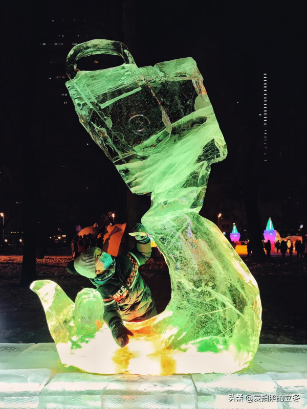 看冰燈拍紀念照，要不太黑，要不太亮，怎麼辦？