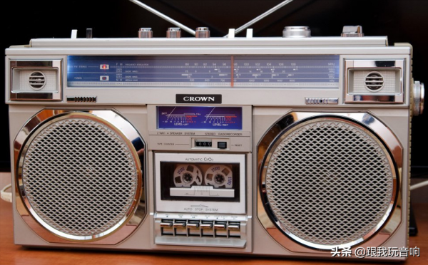 日本皇冠Crown公司在80年代推出了CSC-945L 高保真立體聲音響