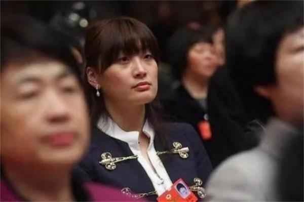 娃哈哈公主宗馥莉：身價800億40歲還單身，成父親宗慶後的心病