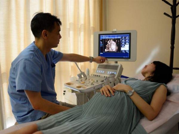 何猷君奚夢瑤成功生二胎，高齡產子有哪些秘訣呢？穩抓三點