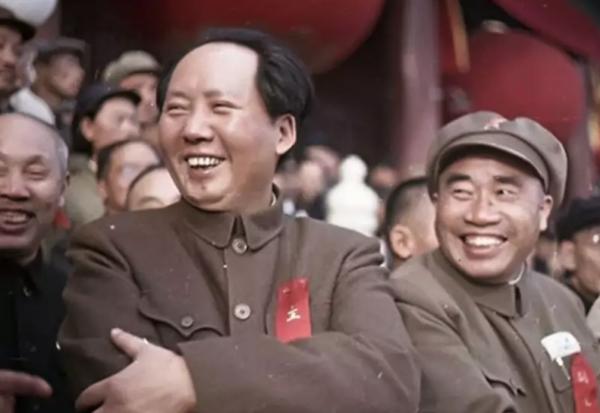 開國大典細節披露：如遇空襲，領導人去門洞裡躲避，戰機空中攔截