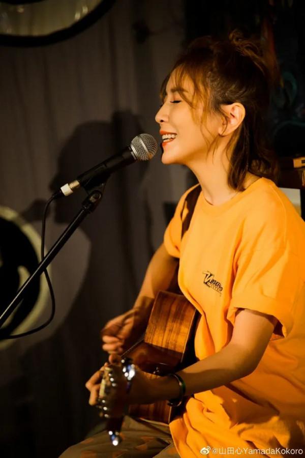 嫁給相戀16年的初戀,32歲黃雅莉活成城市版李子柒:寶藏女孩實錘了 嫁給相戀16年的初戀,32歲黃雅莉活成城市版李子柒:寶藏女孩實錘了