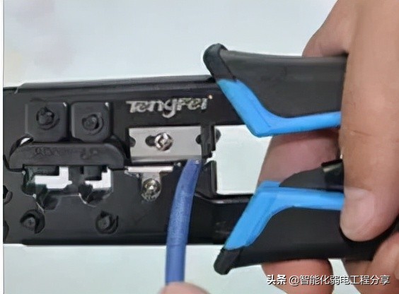 搞弱電工程，你得十八般武藝樣樣精通，看弱電人都會使用什麼工具