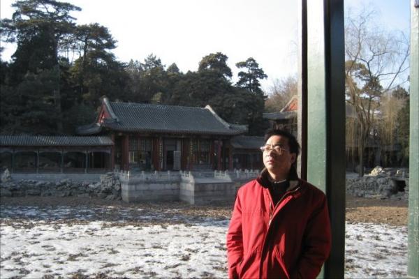 “著名詩人”餘怒：已經實現了寫詩“分行”的自由