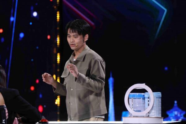 上線3期即引熱議，鄧紫棋搞怪謝霆鋒嚴格，這部綜藝就這麼火了？