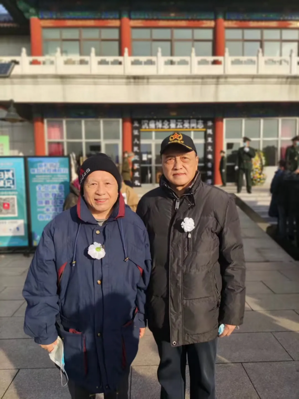 深深緬懷翟雲英阿姨，請接受我們的軍禮