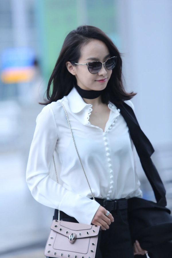 宋茜紅毯上班與機場私圖，你更喜歡哪個狀態下的她