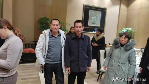 雙胞胎哥哥找到失散四十八年的弟弟,完成了父母的遺願 雙胞胎哥哥找到失散四十八年的弟弟,完成了父母的遺願