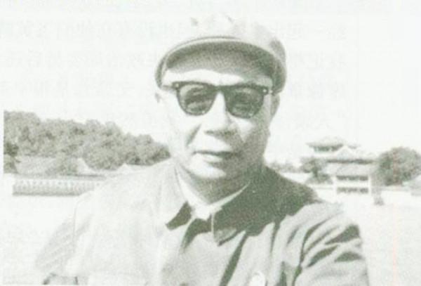 開國授銜時上將分為十七個類別，哪六位上將的軍銜與眾不同？