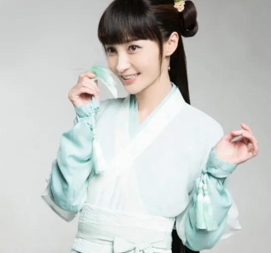 “悲傷”的葉青：姜潮追她3個月，被姚笛搶角色，和恬妞女兒戀愛