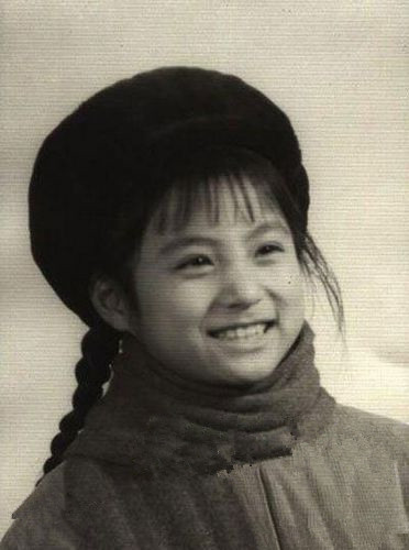 2段婚姻，21歲嫁初戀，34歲嫁猶太富商，58歲的李玲玉如今怎樣？