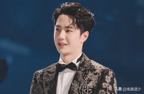 網曝芒果臺小年夜春晚陣容，多位頂流藝人加盟，兩大收視王牌迴歸