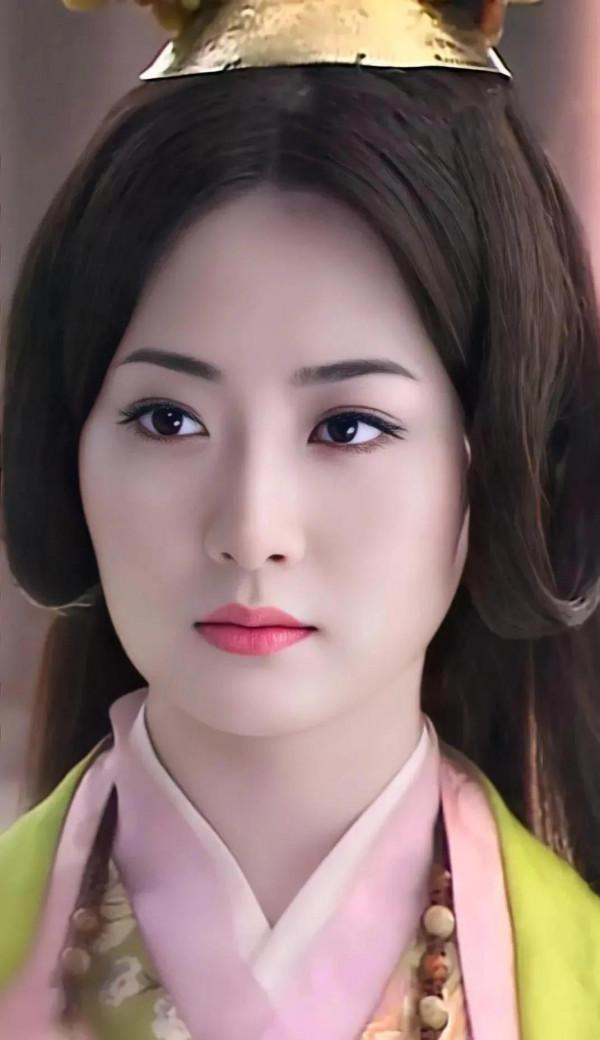 四位最經典的古典圓臉美女,古色古香,擁有最適合生活在古代的臉 四位最經典的古典圓臉美女,古色古香,擁有最適合生活在古代的臉