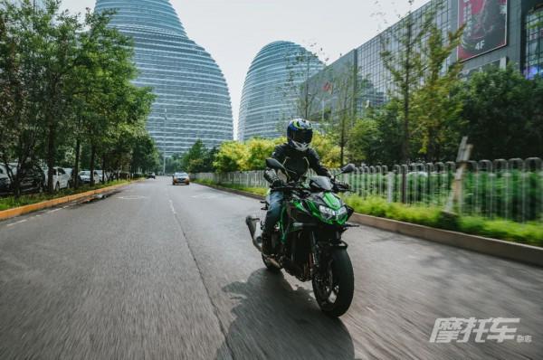 車評:“咻咻”!欲罷不能的機械增壓,體驗川崎Z H2 車評:“咻咻”!欲罷不能的機械增壓,體驗川崎Z H2