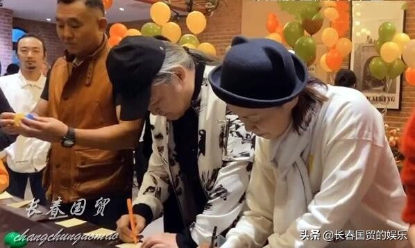 58 歲劉歡近照曝光，久未露面滿頭白髮顯蒼老