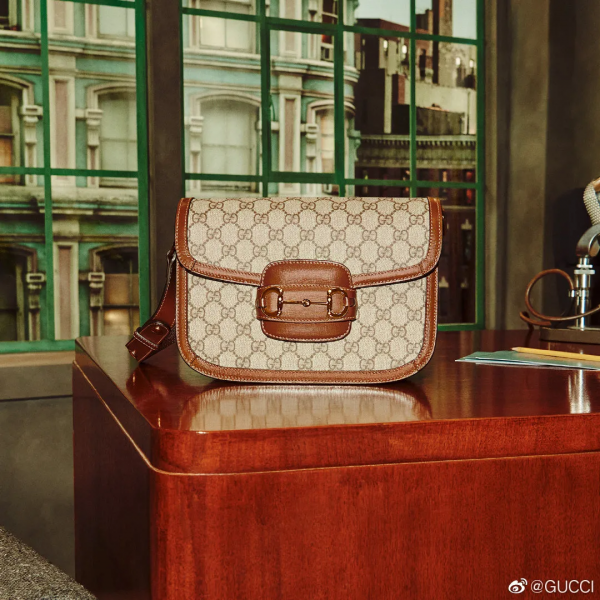 女生第一個大牌包包怎麼選？這30款揹包十年都不過時