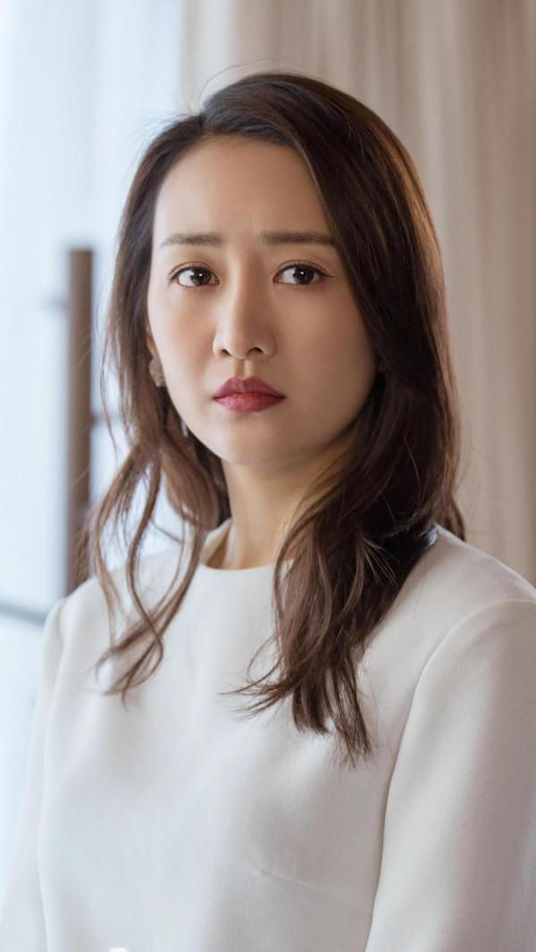 王鷗有種特殊氣質：月上柳俏頭，人約黃昏後