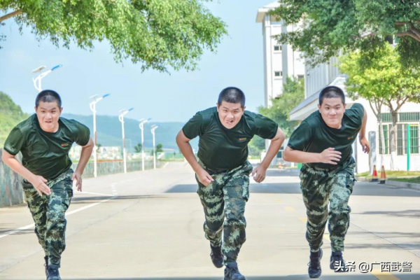 閃光事 | 喔唷！咱廣西武警來了“三胞胎”新兵！